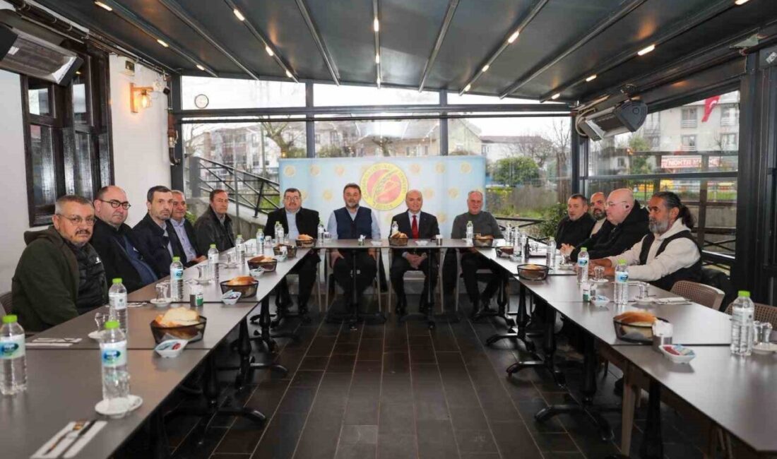 Düzce Belediye Başkanı Faruk Özlü, Çalışan Gazeteciler Cemiyeti’nin düzenlediği sohbet