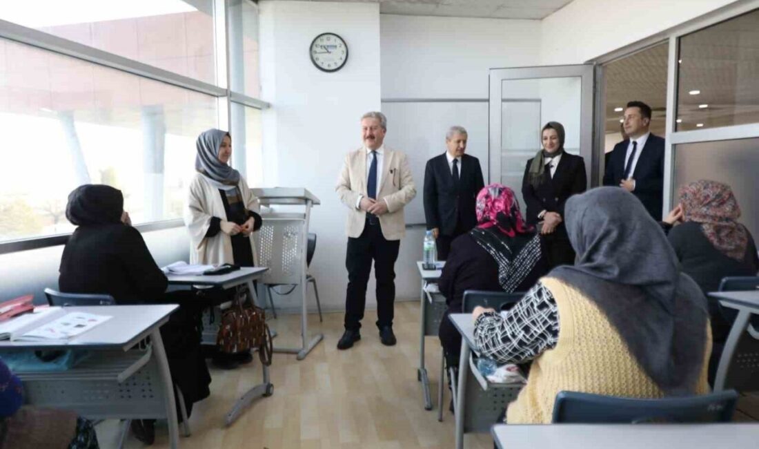 Melikgazi Belediye Başkanı Doç. Dr. Mustafa Palancıoğlu; Tınaztepe Sosyal Tesisleri’nde