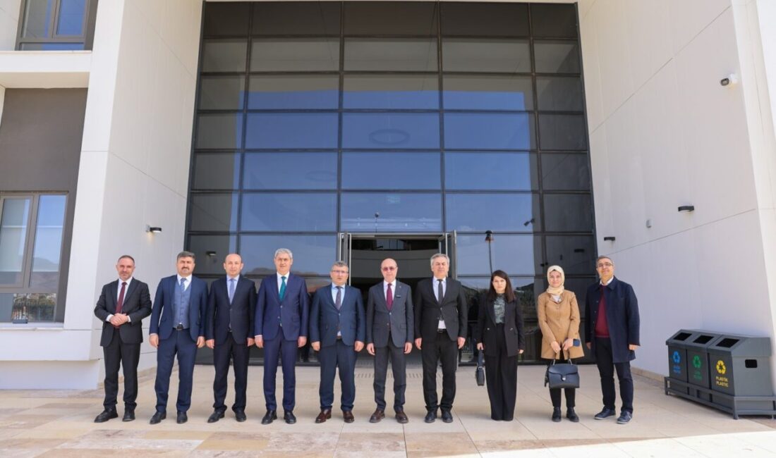Konya’nın merkez Selçuklu İlçe Belediye Başkanı Ahmet Pekyatırmacı, Milli Eğitim