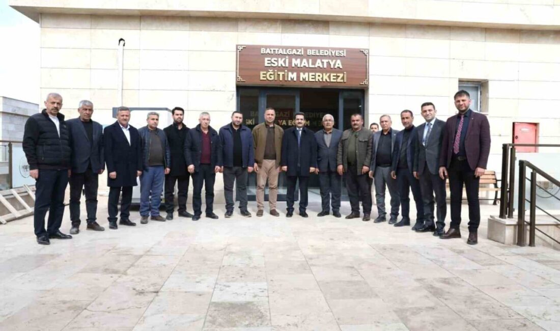 Battalgazi Belediye Başkanı Bayram Taşkın, Eski Malatya Meydan Çarşısı’nda esnaf