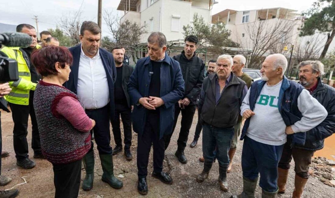 İzmir Büyükşehir Belediye Başkanı Cemil Tugay, kentte etkili olan yoğun