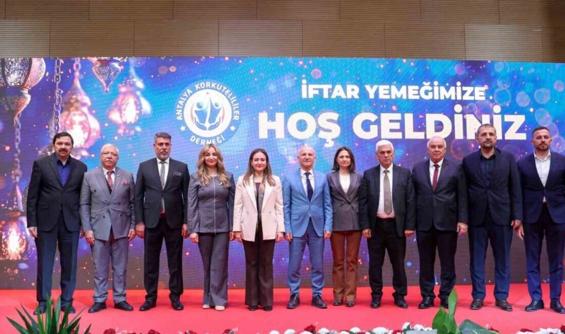 Antalya Büyükşehir Belediyesi Başkan Vekili Büşra Özdemir, Korkutelililer Derneği’nin düzenlediği