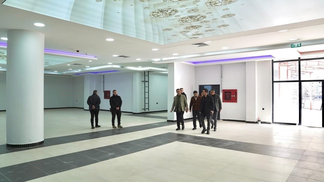 Şırnak Belediye Başkanı Mehmet Yarka, belediyeye ait ve yapımı devam