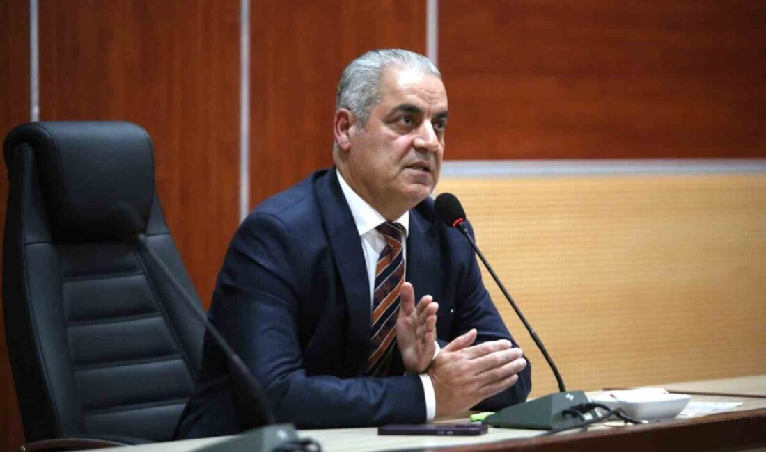 Mersin Cumhuriyet Başsavcısı Ahmet Çelikkol, hukuk fakültesi öğrencileriyle bir araya