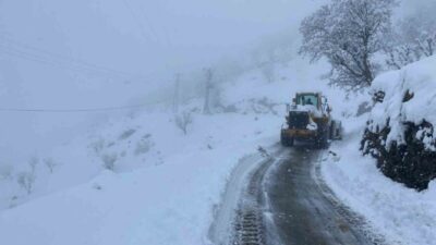 Batman’da kar yağışı nedeniyle 115 yerleşim yerine ulaşım sağlanması için