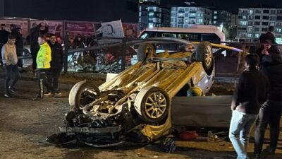 Batman’da kontrolden çıkan otomobil, demir korkulukları aşıp karşı şeride geçerek