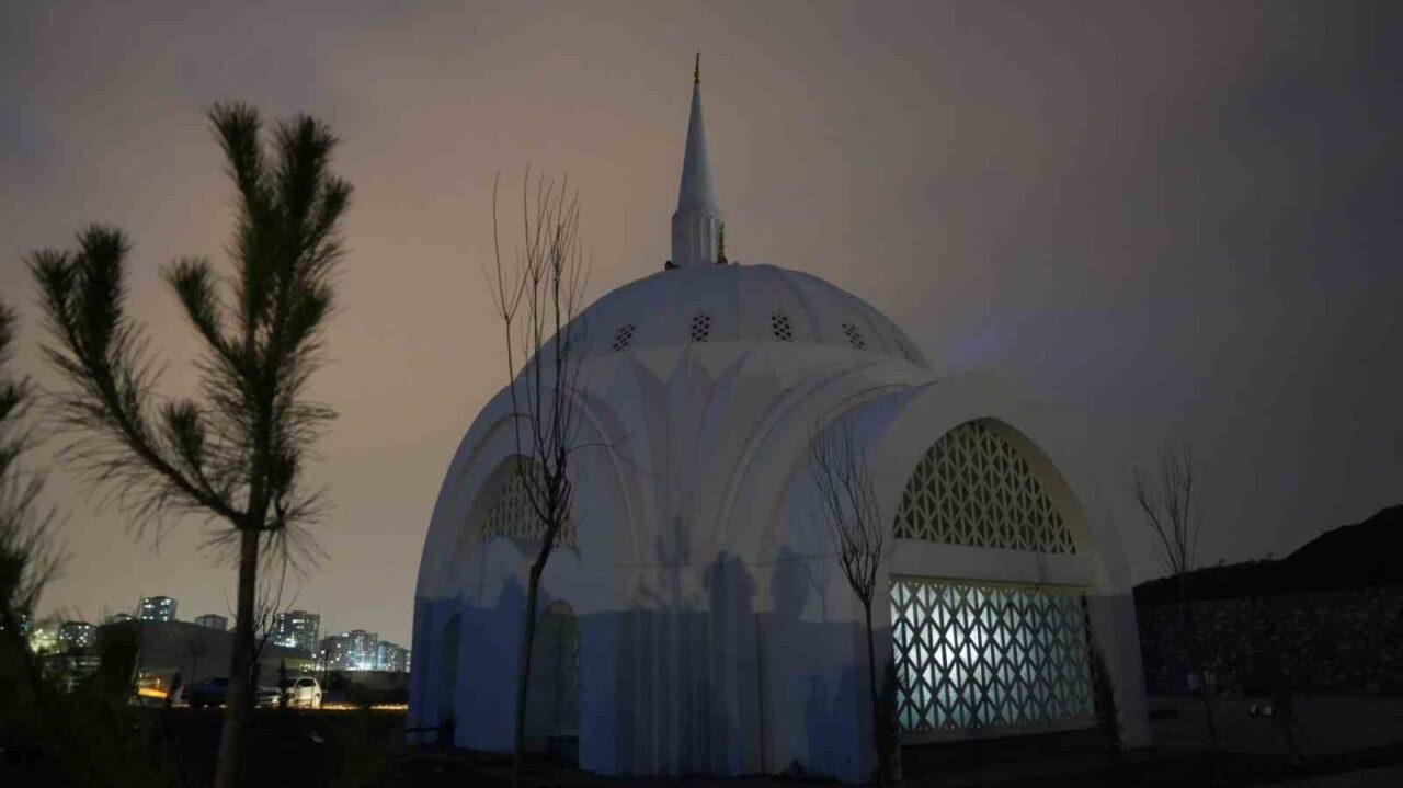 Battalgazi Belediyesi Fen İşleri Müdürlüğü ekipleri tarafından Çamurlu TOKİ cami