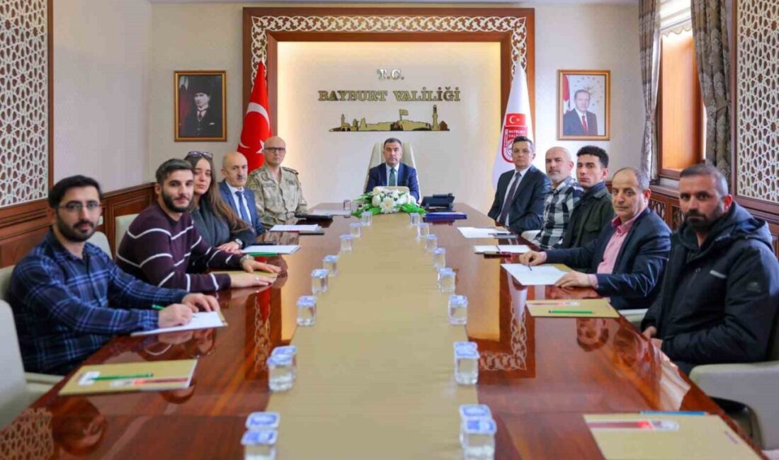 Bayburt Valisi Mustafa Eldivan başkanlığında düzenlenen Asayiş ve Bilgilendirme Toplantısı’nda,