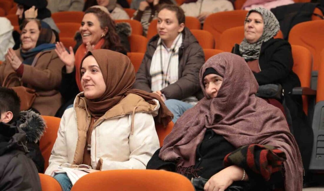 Bayburt Belediyesi tarafından düzenlenen ’Faruk Sofuoğlu ile Gülümseten Hatıralar’ programı,