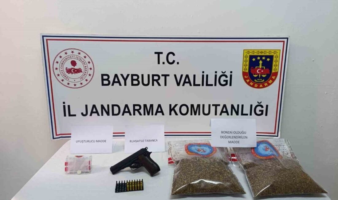 Bayburt’ta jandarma ekiplerinin bir eve düzenlediği operasyonda uyuşturucu madde ve