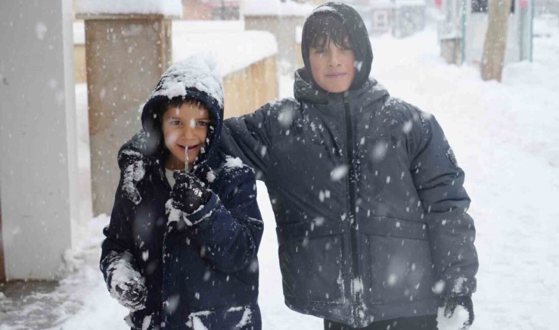 Bayburt’ta devam eden yoğun kar yağışı ve buzlanma riski nedeniyle