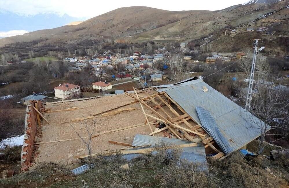 Meteoroloji 12. Bölge Müdürlüğü tarafından Bayburt çevreleri için kuvvetli rüzgar