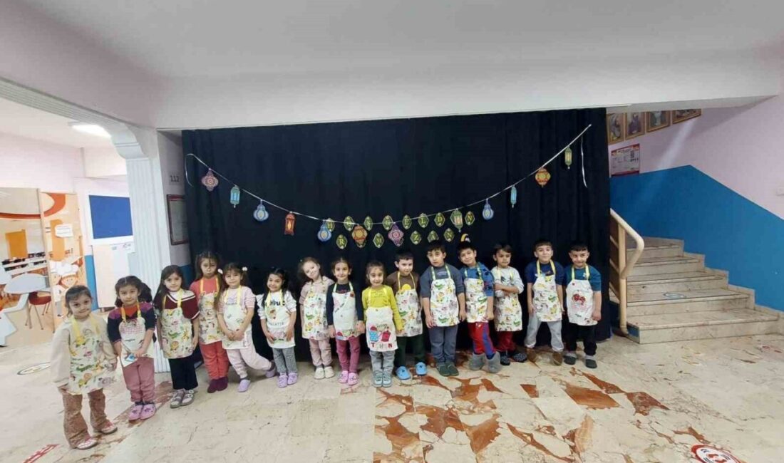 İzmir’in Bayındır ilçesinde Müzekke Susamcıoğlu Anaokulu öğrencileri, Ramazan ayı dolayısıyla