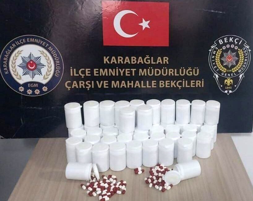 İzmir’in Karabağlar ilçesinde çarşı ve mahalle bekçilerince gerçekleştirilen saha çalışmaları