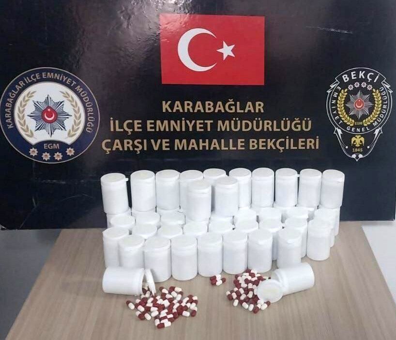 İzmir’in Karabağlar ilçesinde çarşı ve mahalle bekçilerince gerçekleştirilen saha çalışmaları