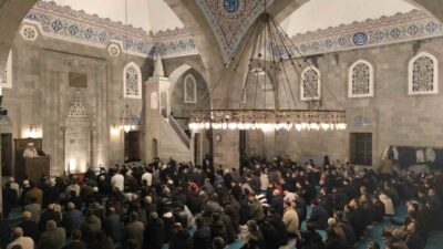 Erzurum’da Berat Kandili manevi bir coşkuyla idrak edildi. Erzurum’da rahmet,