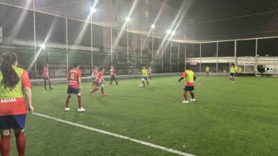 İzmir’in Bergama ilçesinde aralarında pasta şefi, gayrimenkul danışmanı ve ev