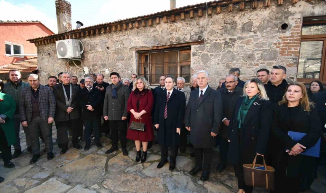 İzmir’in Bergama ilçesinde 1513 yılında inşa edilen tarihi Hacı Hekim
