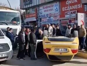 Elazığ’da beton mikseri ile çarpışan ticari taksi ters döndü. Kazada,
