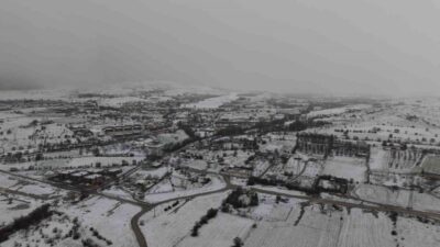 Elazığ, etkili olan yoğun kar yağışının ardından beyaza büründü. Lapa