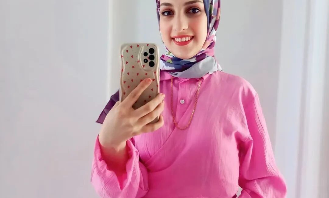 İstanbul Beyoğlu’nda evinin 5’inci katından aşağıya düşen 21 yaşındaki genç