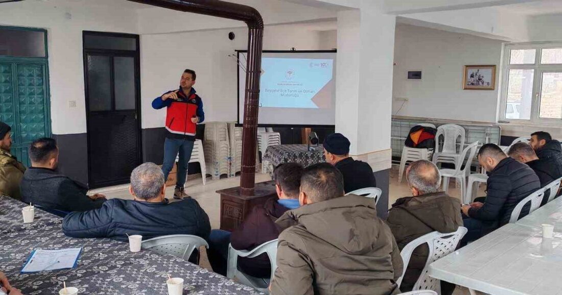 Konya’nın Beyşehir ilçesinde faaliyet gösteren besicilere, İlçe Tarım ve Orman