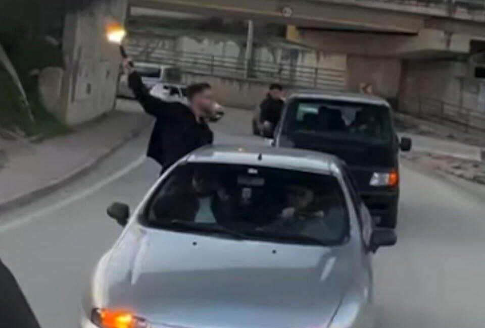 Bilecik’te bir asker konvoyunda havaya açılan ateş eden şahıs pes