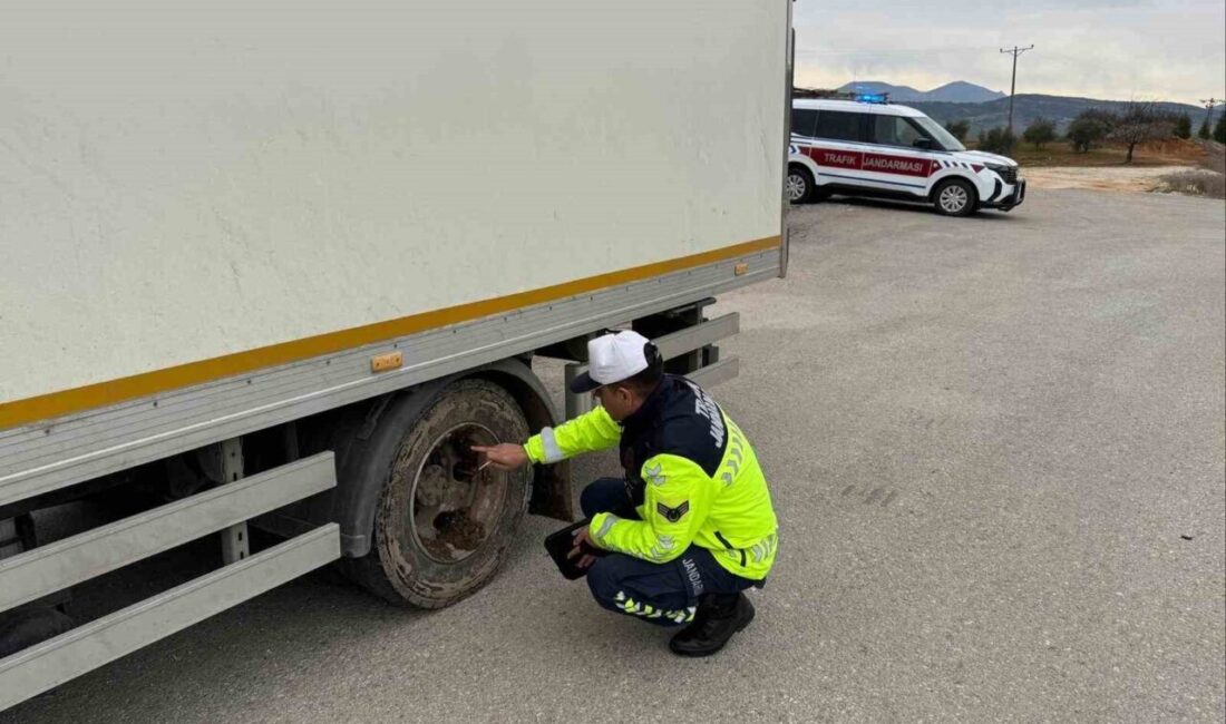 Bilecik’te kış lastiği uygulaması denetimi yapıldı. Bilecik İl Jandarma Komutanlığı