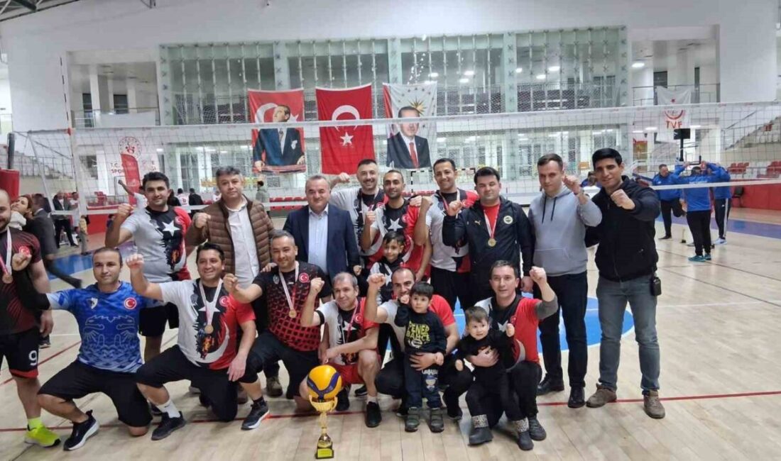 Bilecik’in Bozüyük ilçesinde Kaymakamlık Kurumlar Arası Voleybol Turnuvası final maçı