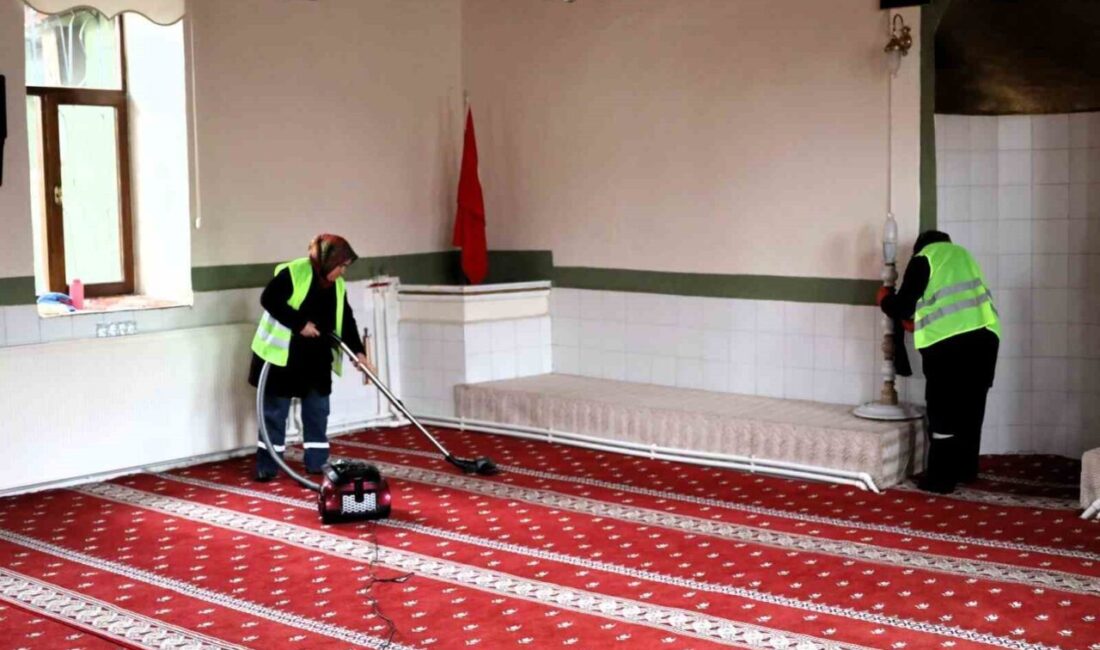 Bilecik’in Söğüt ilçesinde Ramazan Ayı öncesi camilerde temizlik çalışması gerçekleştirildi.