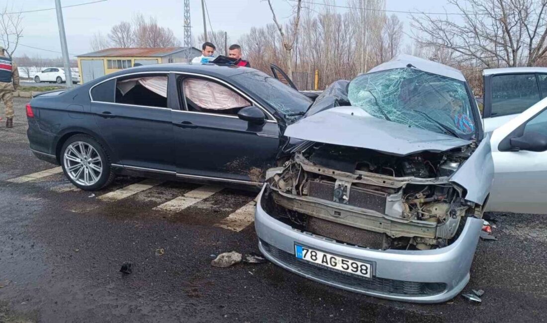 Bingöl’de iki otomobilin çarpışması sonucu meydana gelen trafik kazasında 1