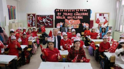 öğretim dönemi, “Bayrak Sevgisi” temasıyla düzenlenen anlamlı bir törenle başladı.