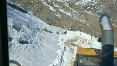 Bingöl’ün Solhan ilçesi kırsalında kar ve heyelandan dolayı kapanan yollar,