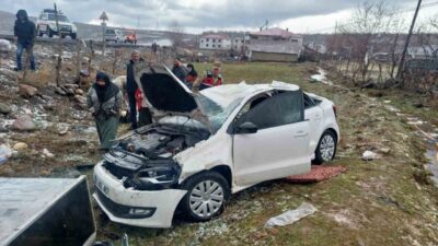 Bingöl’de otomobilin takla atması sonucu meydana gelen trafik kazasında 2’si