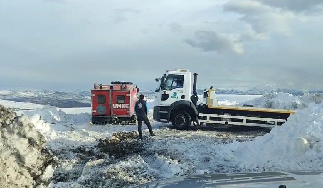 Bingöl’ün bi köyünde solunum sıkıntısı çeken hasta için UMKE ekipleri