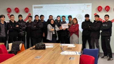 Manisa’da Bilim Yunusemre Bilim Merkezi, ara tatil boyunca düzenlediği etkinliklerle