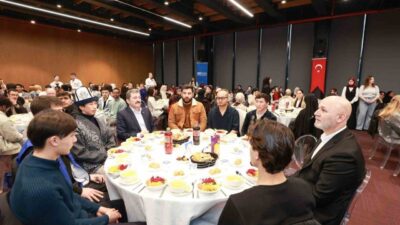 Samsun’da düzenlenen “2. Geleneksel Bir Sofra, Bin Gönül İftar Programı”,