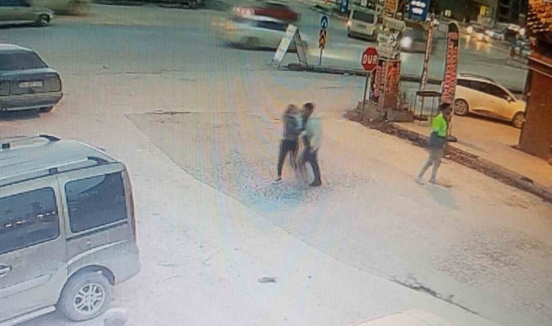 Malatya’da birlikte yaşadığı kadını sokak ortasında silahla tehdit ettiği iddia