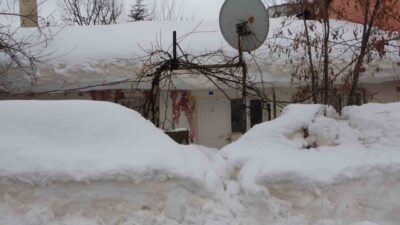 Bitlis’te etkili olan yoğun kar yağışı, kent genelinde kartpostallık manzaralar