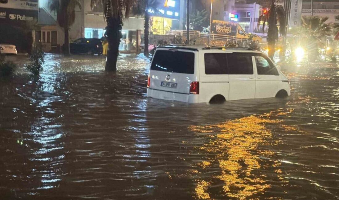 Muğla’nın Bodrum ilçesinde etkili olan sağanak yağış yolları göle çevirdi,