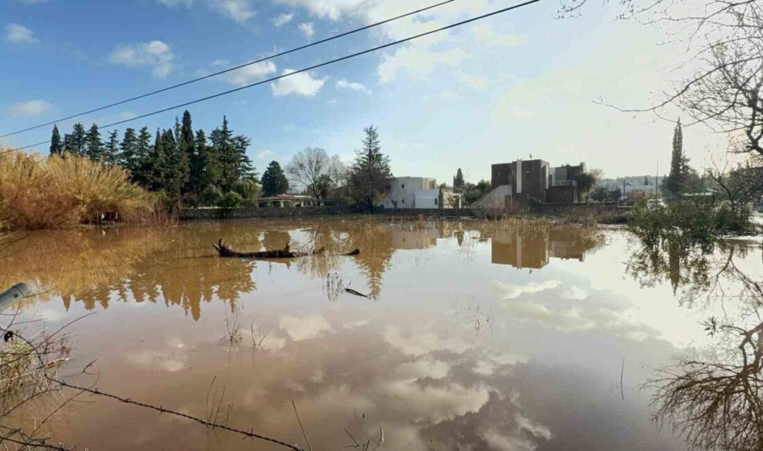 Muğla’nın Bodrum ilçesinde gece saatlerinde etkili olan sağanak yağış sele