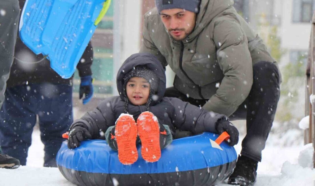 Bolu’nun Gerede ilçesinde etkisini sürdüren yoğun kar yağışı ve buzlanma