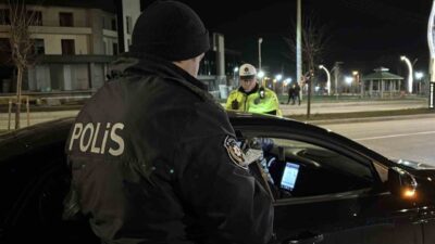 Bolu’da, vatandaşların yoğun şikayeti üzerine gece saatlerinde harekete geçen trafik