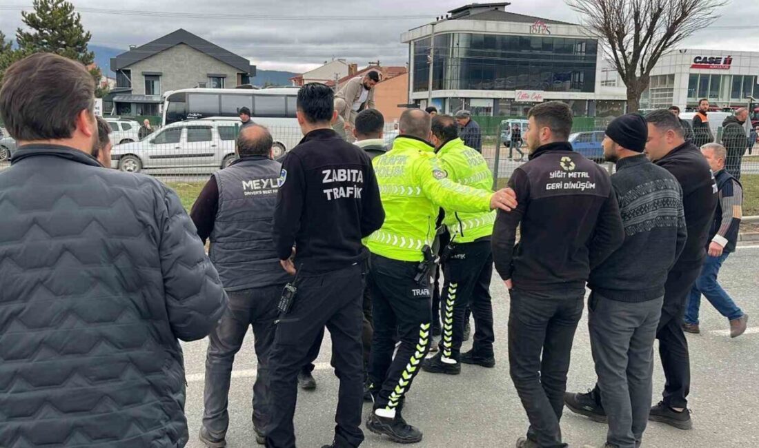 Bolu’da işçi servisi, kamyonet ve otomobilin karıştığı trafik kazasında 7