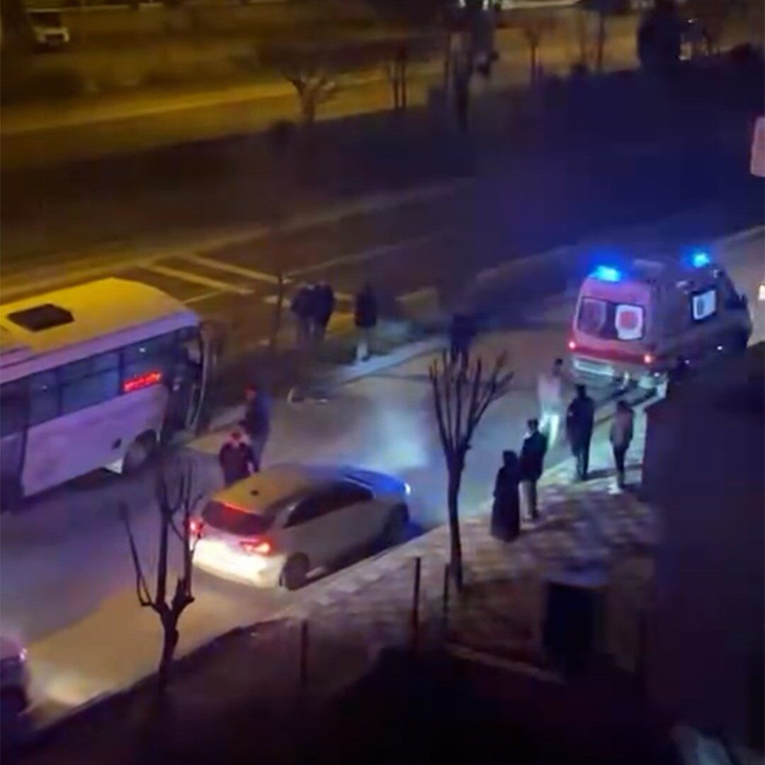 Bolu’da D-100 kara yolunda kontrolden çıkan özel halk otobüsü, sürücüsünün