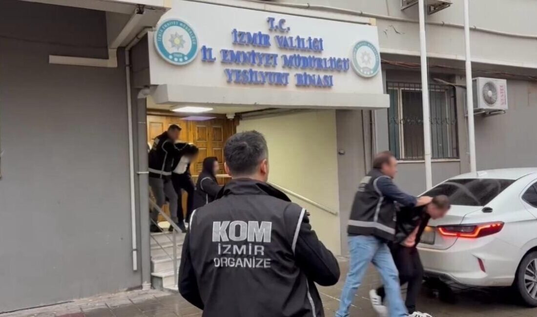 İzmir’in Bornova ilçesinde işlenen bir cinayetle ilgili yürütülen soruşturma kapsamında,