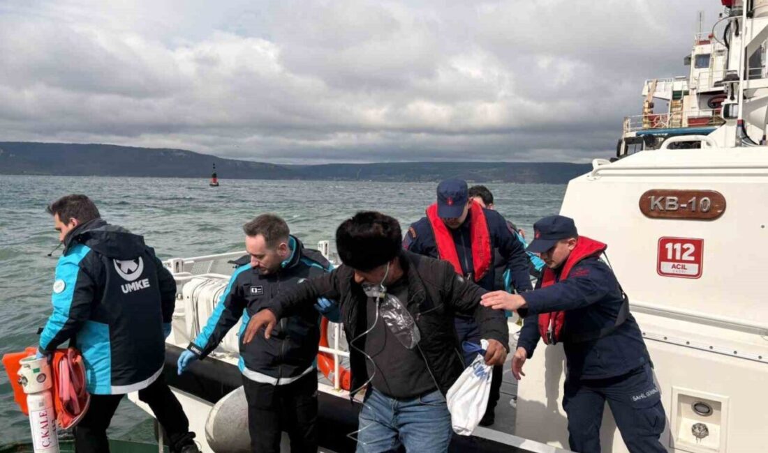 Çanakkale Boğazı’nda Bozcaada açıklarında ticari gemide rahatsızlanan bir şahsın tıbbi