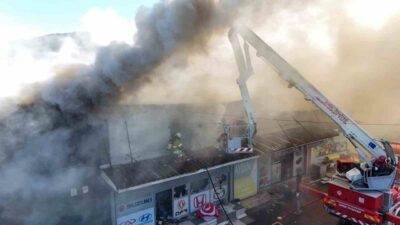 İzmir’in Buca ilçesindeki 6. Sanayi Sitesi’nde bir otomobil yedek parça