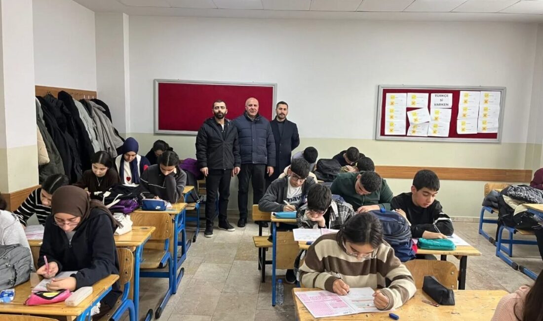 Muş’un Bulanık İlçe Milli Eğitim Müdürü Metin Aral, devam eden