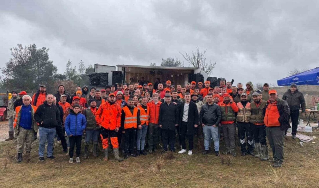 Buldan’ın altı mahallesinde yaban domuzuyla mücadele amacıyla düzenlenen resmi avda